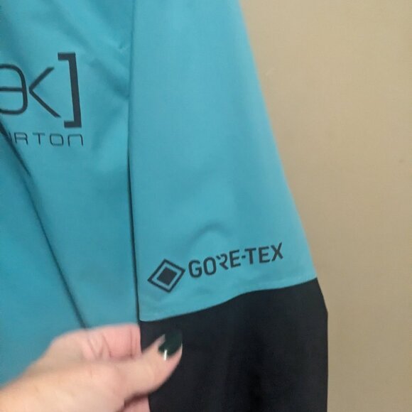 Women's AK Goretex jacket - Picture 4 of 4
